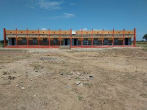 Vue frontale d’un bâtiment scolaire au CEG de Diara, dans la commune de Zonsé, construit dans le cadre du projet FDCIII.